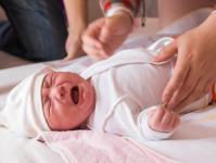 Colic in infants: symptoms and how to relieve your baby from pain