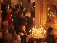 Как правильно ставить свечи в церкви